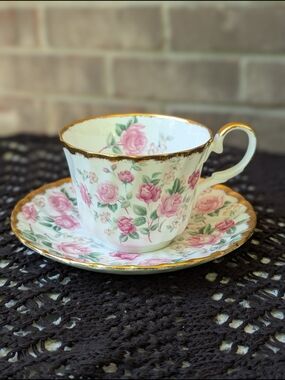 Vintage Regency English Bone China Pink Rose Gold Trim Tea Party Cup Saucer Set